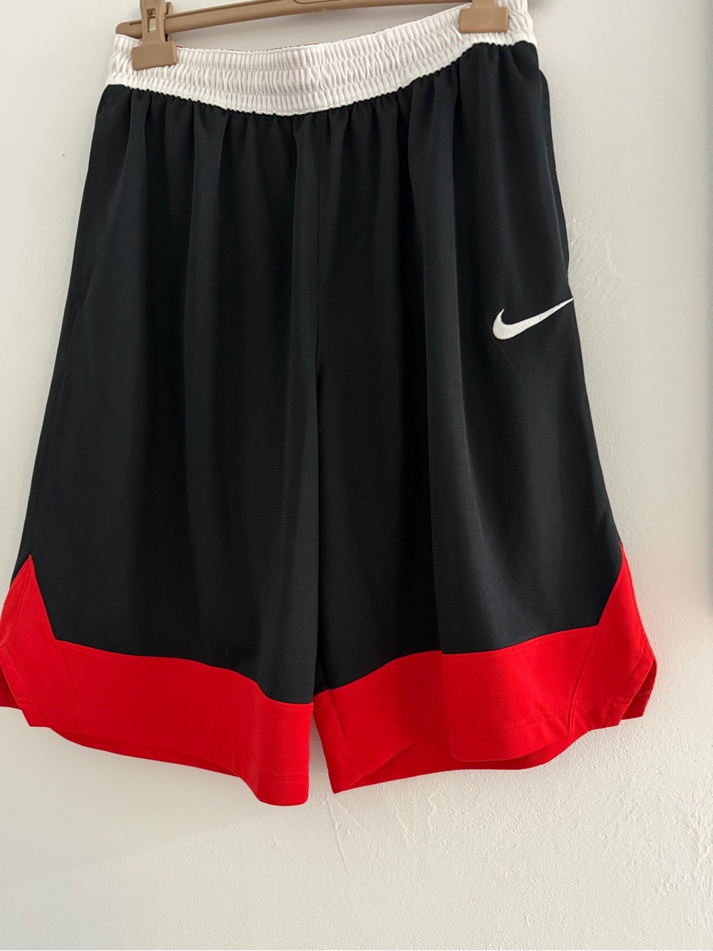 Nike Dri-FIT Men’s Basketball Shorts Size L Black Red White